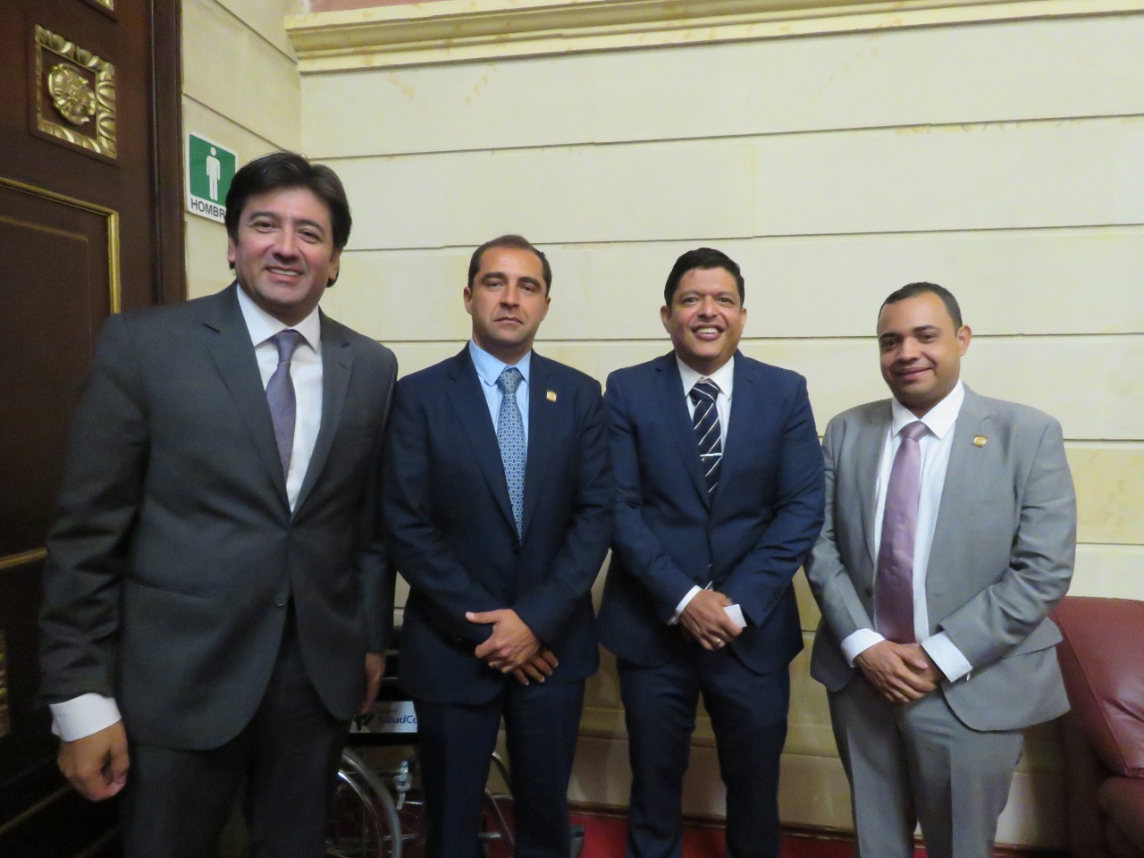 De izquierda a derecha: Senador Fabian Castillo, HR José Pinedo, Rector Pablo Vera y HR Carlos Mario farelo.